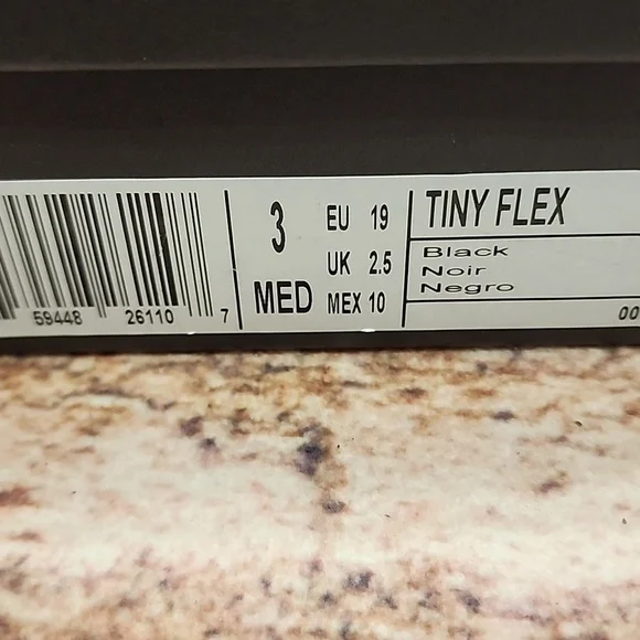 NWT Kenneth Cole baby boy shoes with box - Picture 5 of 11